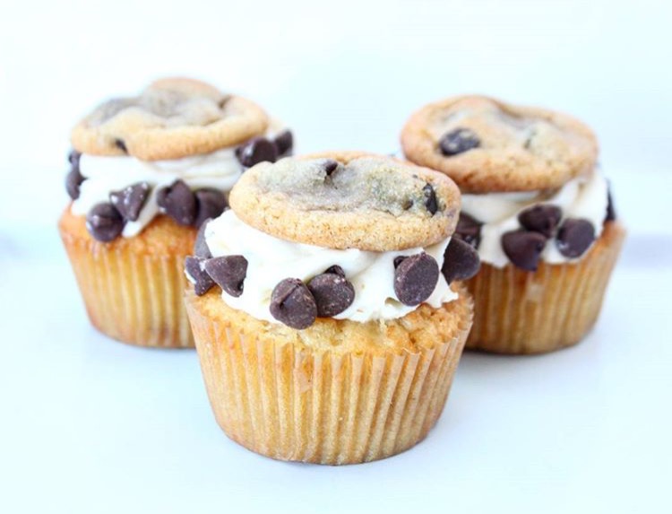 chocolate chip cookie